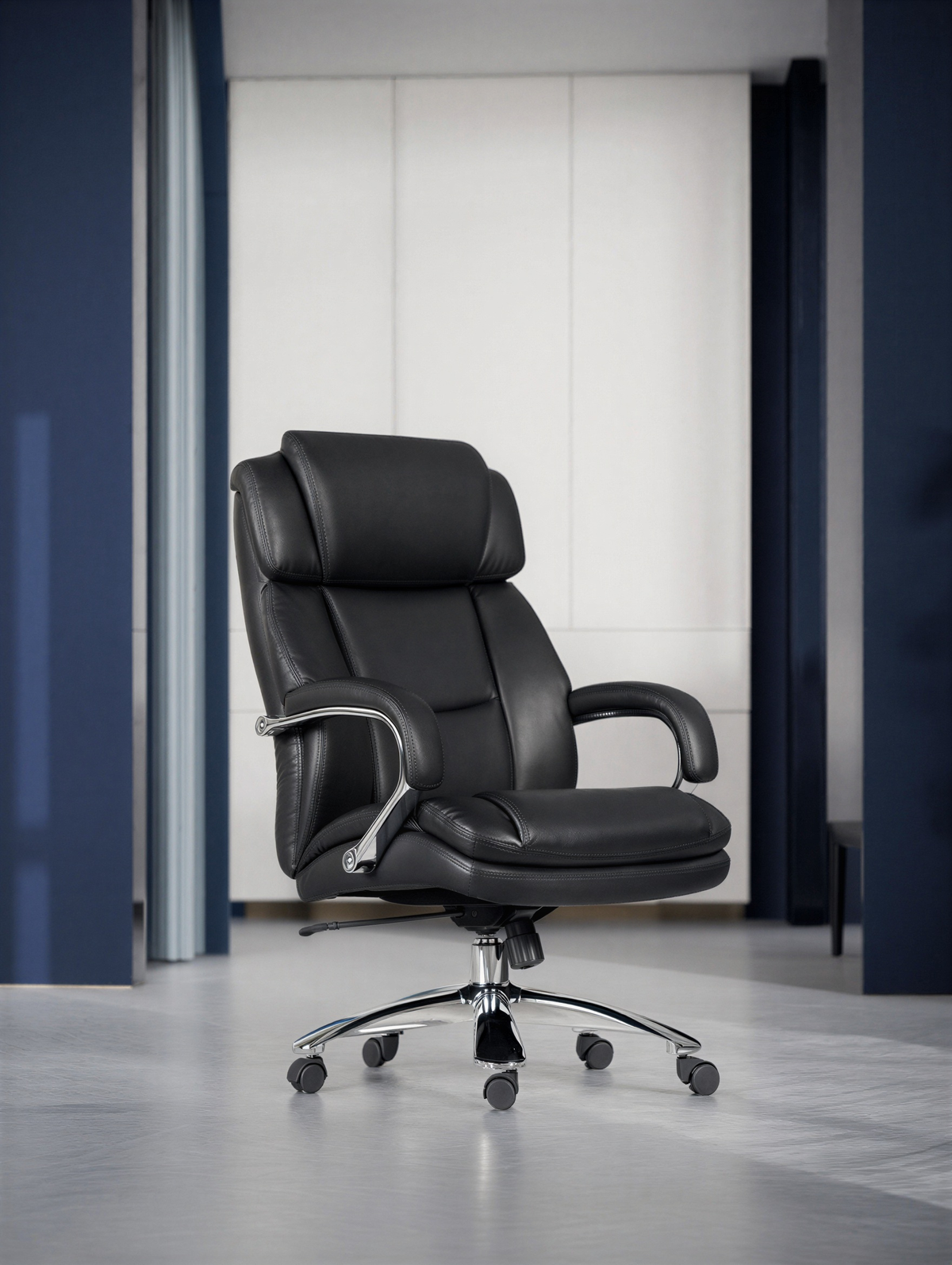 Colossus Executive Chair, view 4