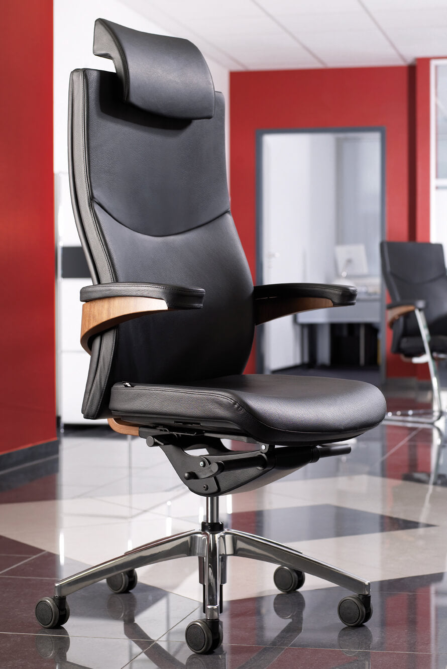 Toro Executive Chair in black leather in an executive office