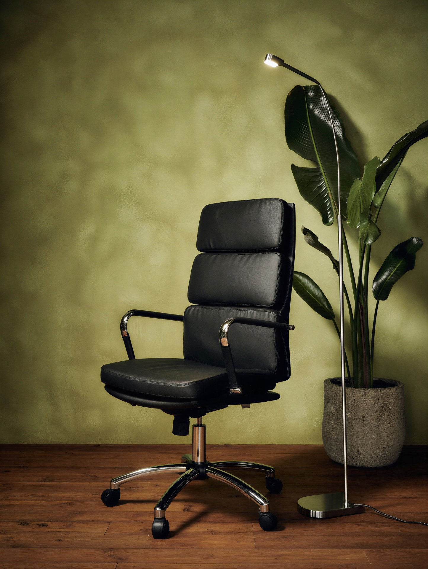 Deco Retro Executive Chair