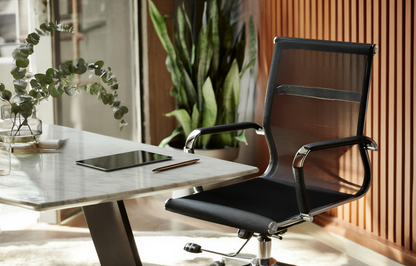 Aura Medium Mesh Chair