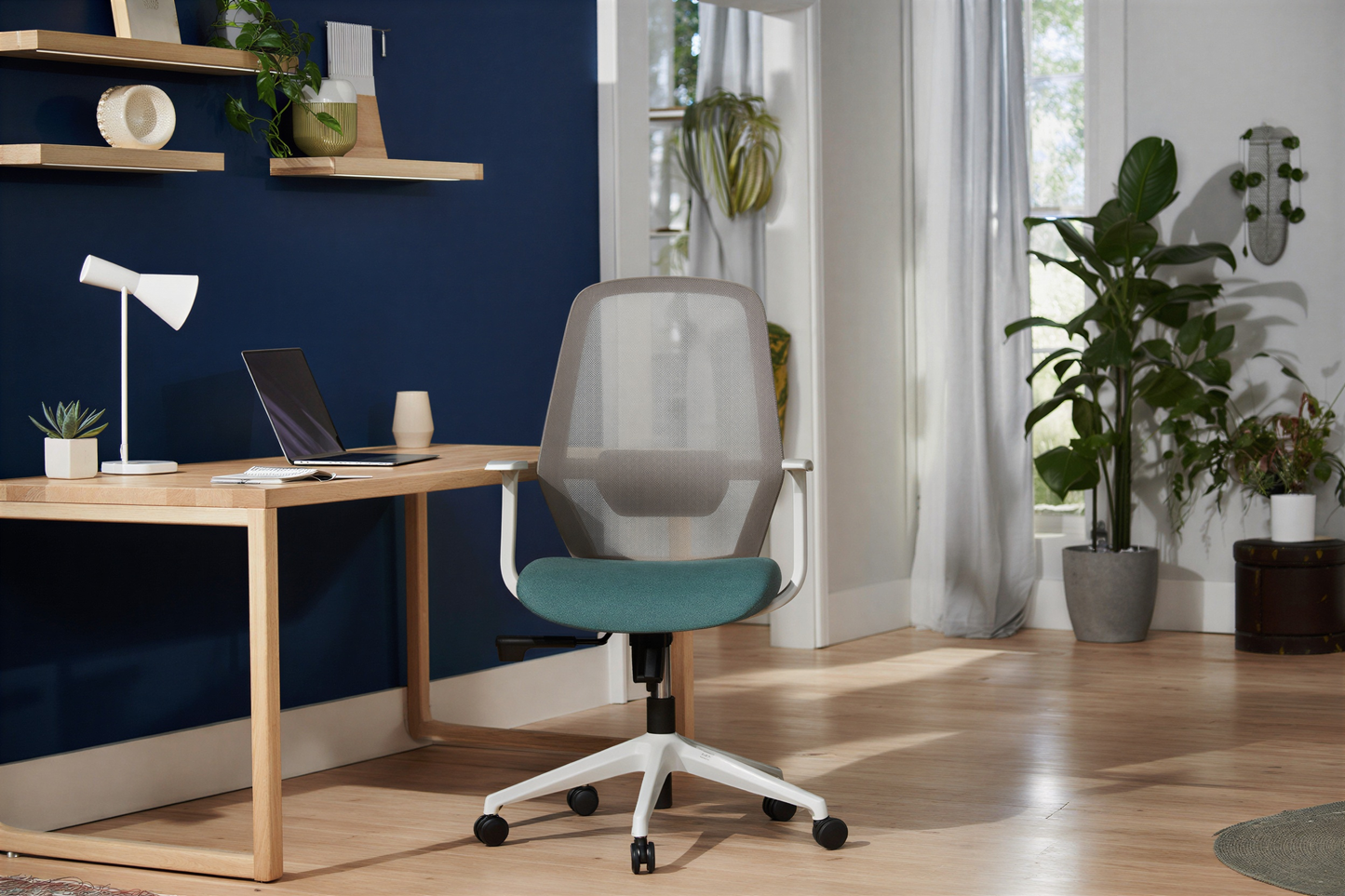 Orbit Mesh Chair